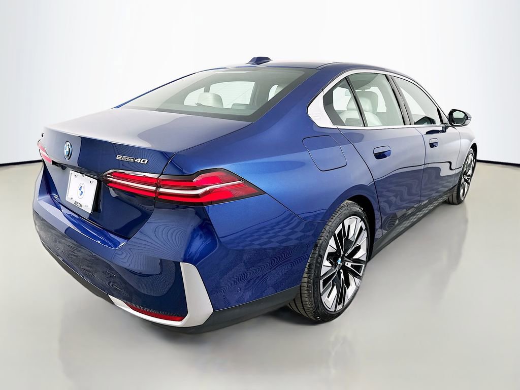 Used 2026 BMW i5 eDrive40 image 5