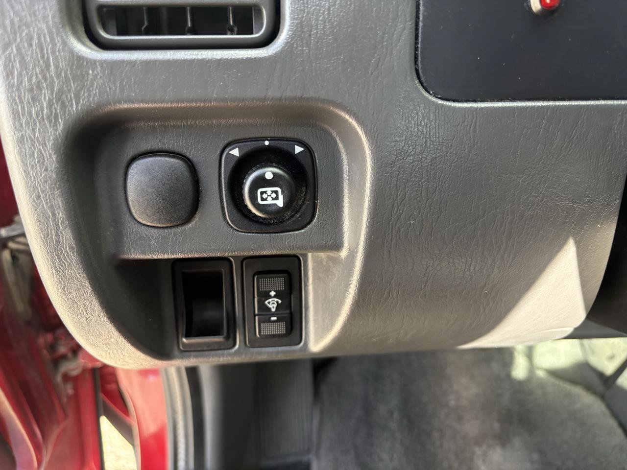 Used 2004 Ford Escape XLS FWD image 18
