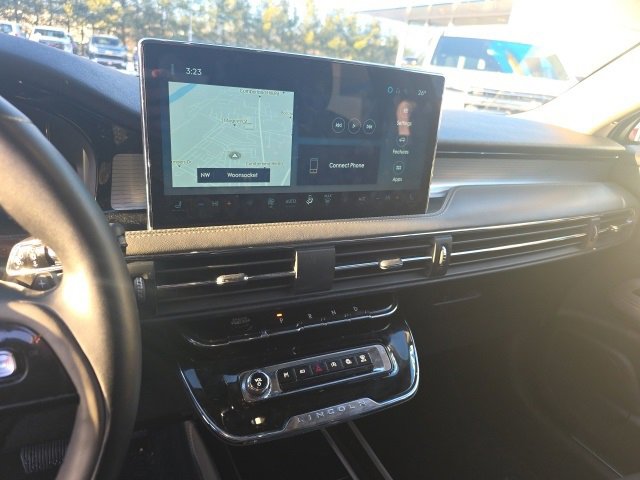 Used 2025 Lincoln Corsair AWD w/ Equipment Group 101A image 8