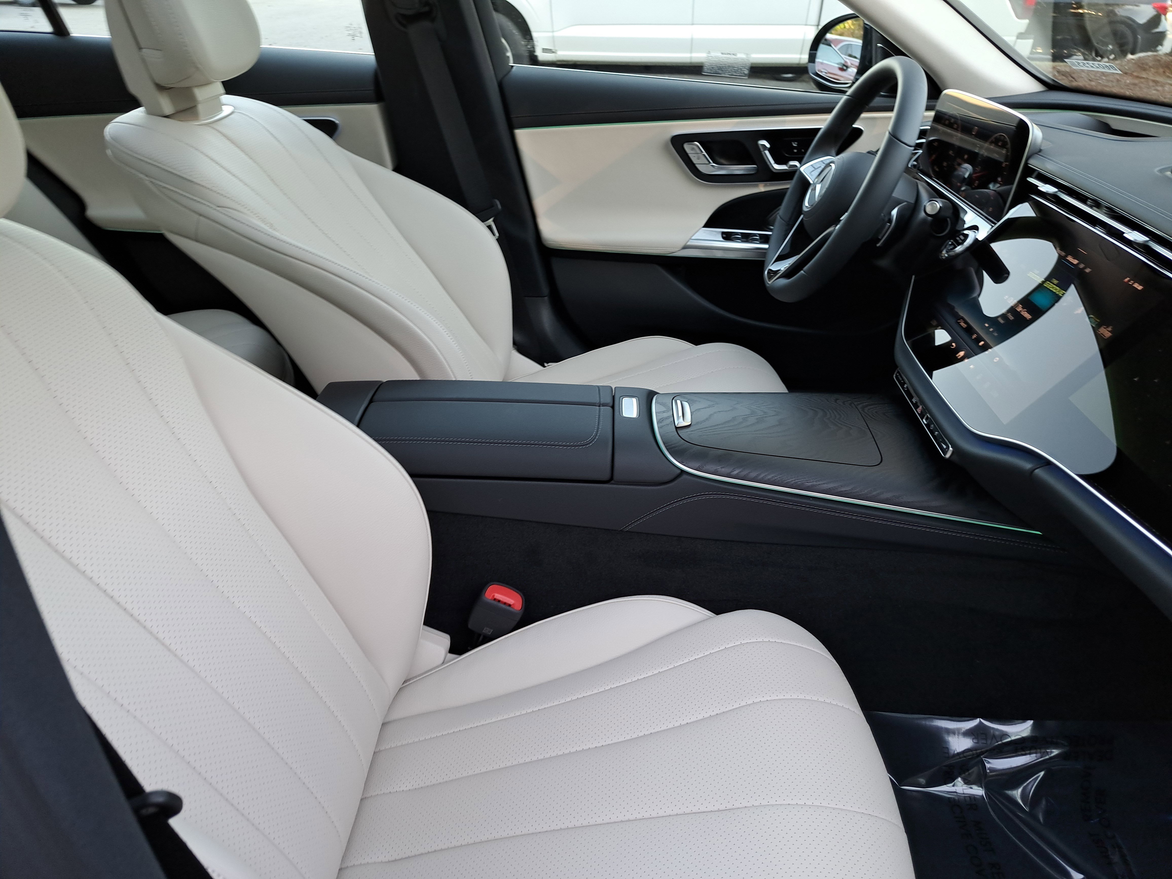 New 2026 Mercedes-Benz E 350 4MATIC Sedan image 10