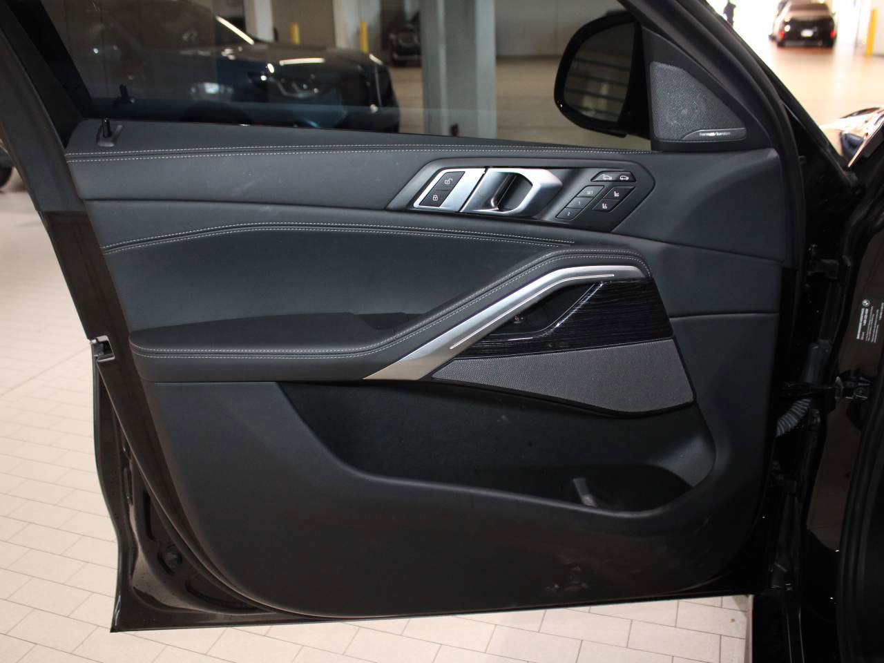 Certified 2025 BMW X6 M60i w/ Parking Assistance Package image 11