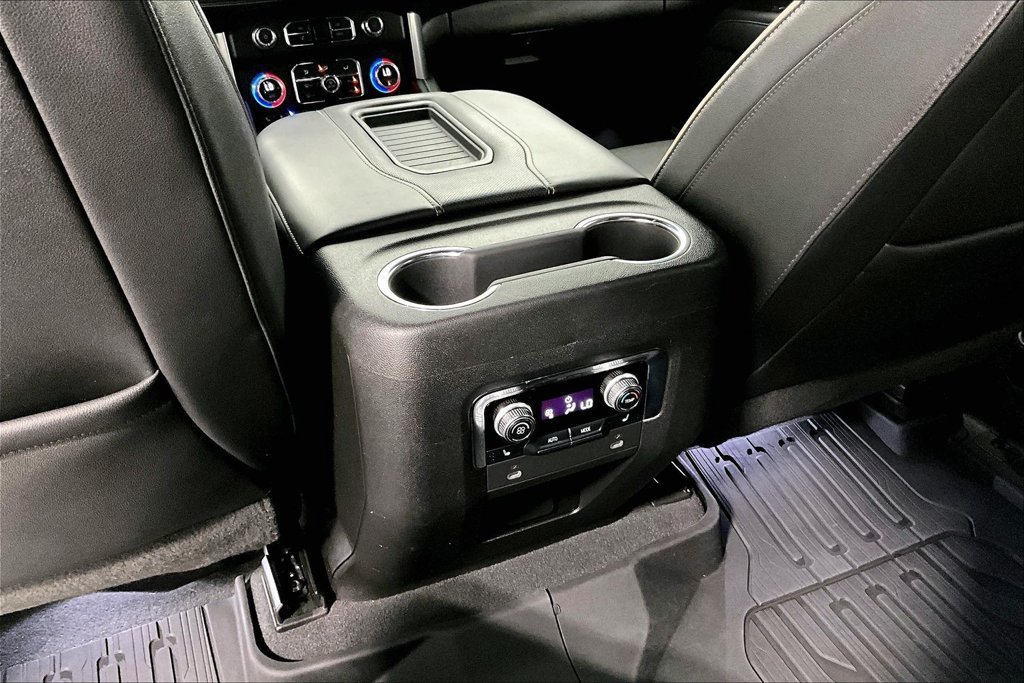 Used 2022 GMC Yukon SLT w/ SLT Luxury Package AWD/4WD image 28