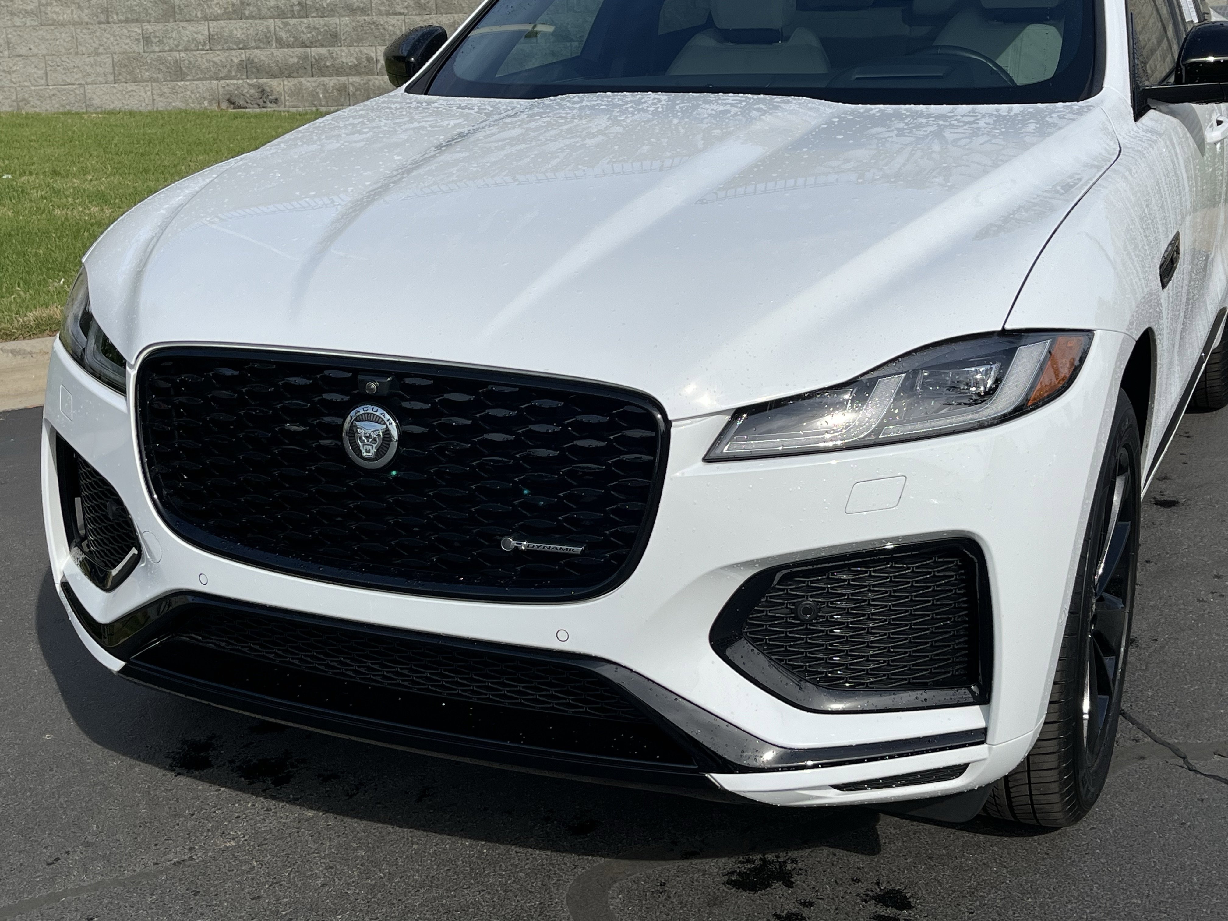 Used 2025 Jaguar F-PACE R-Dynamic S image 11