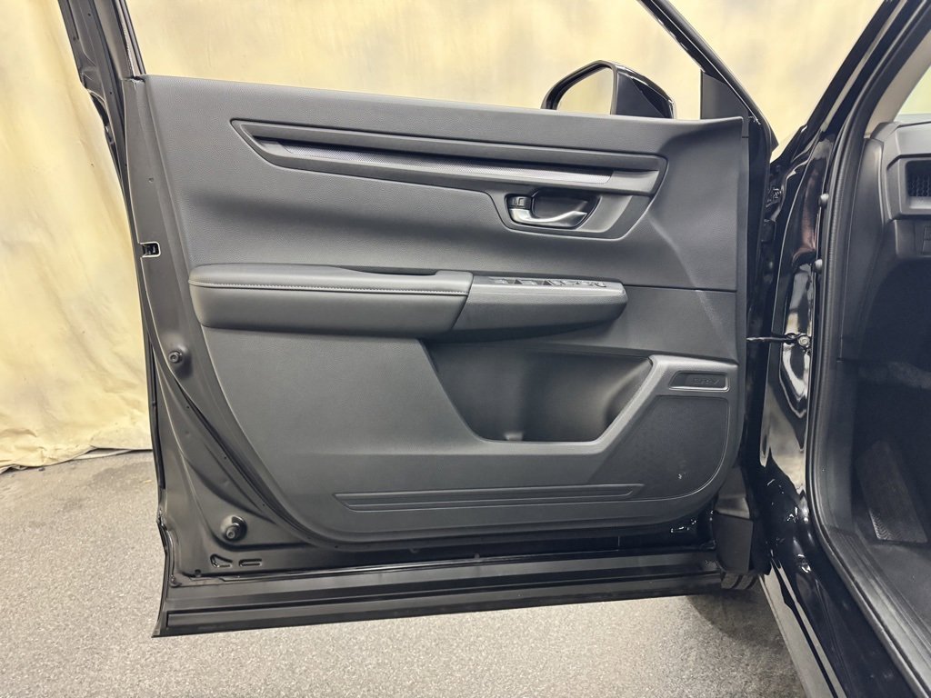 Used 2025 Honda CR-V EX image 12
