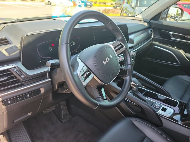 Certified 2025 Kia Telluride LX FWD image 18