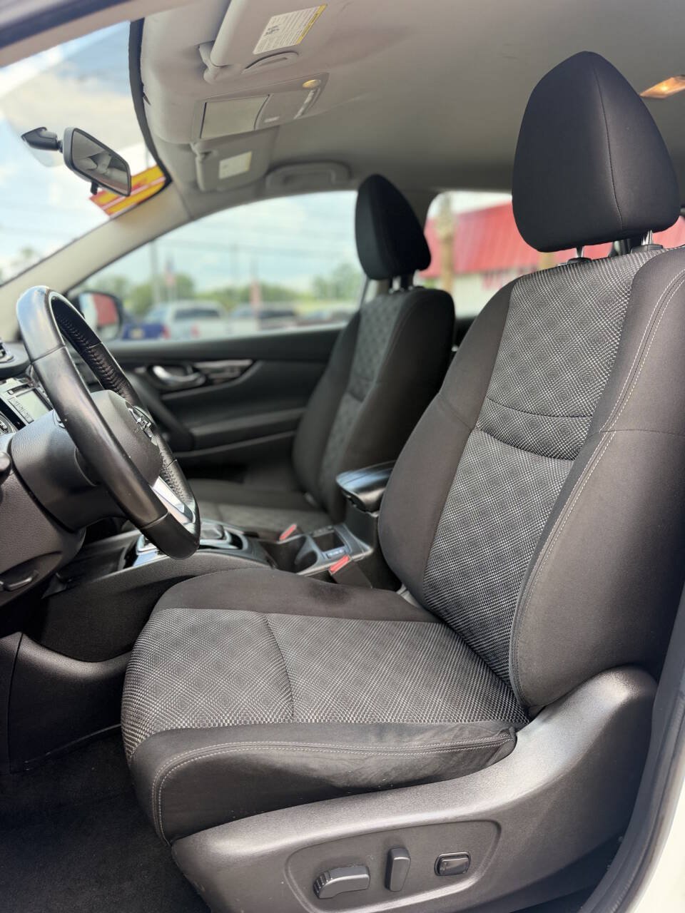 Used 2017 Nissan Rogue Sport SV w/ SV Premium Package FWD image 16