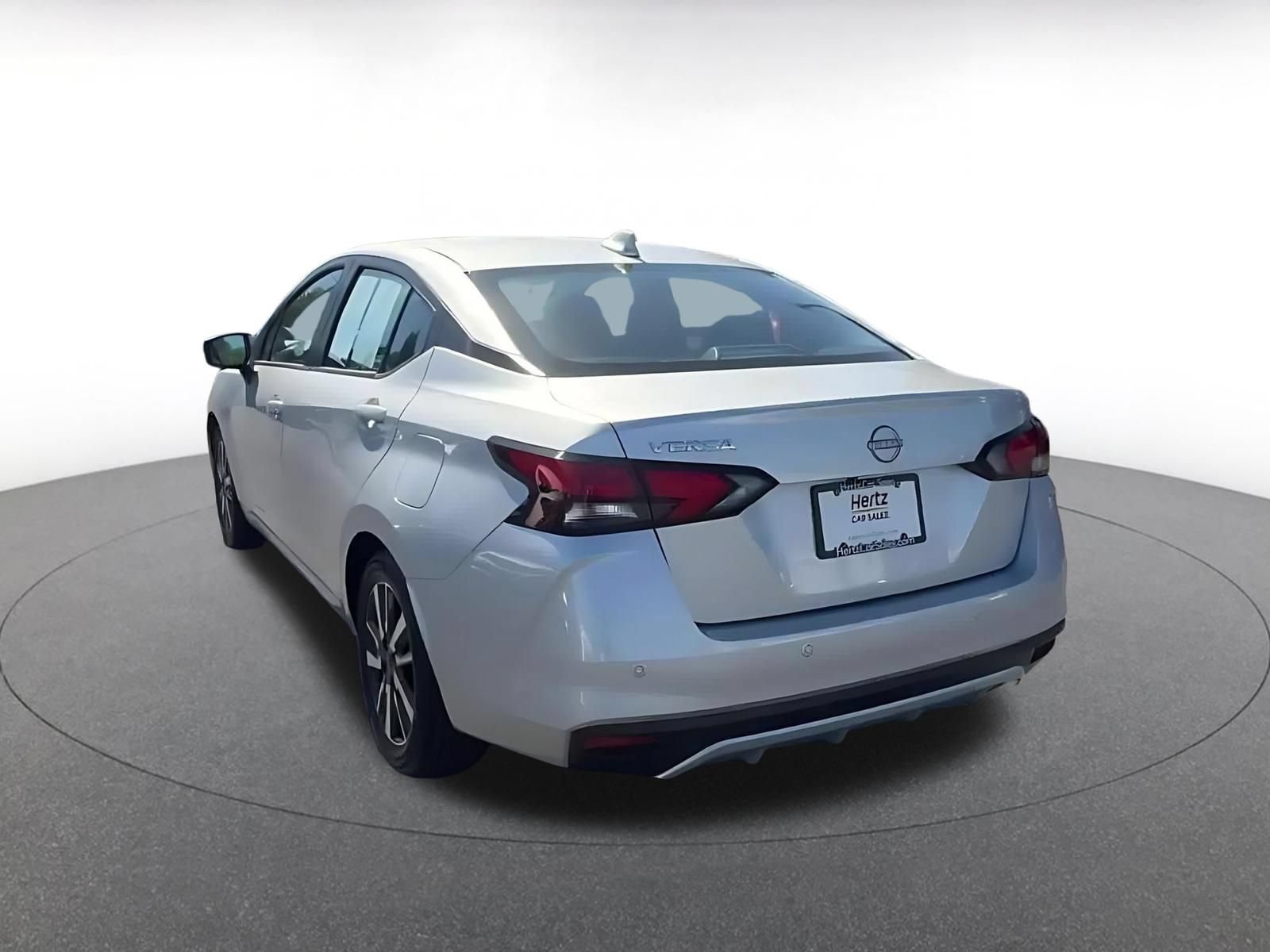 Used 2025 Nissan Versa SV FWD image 11