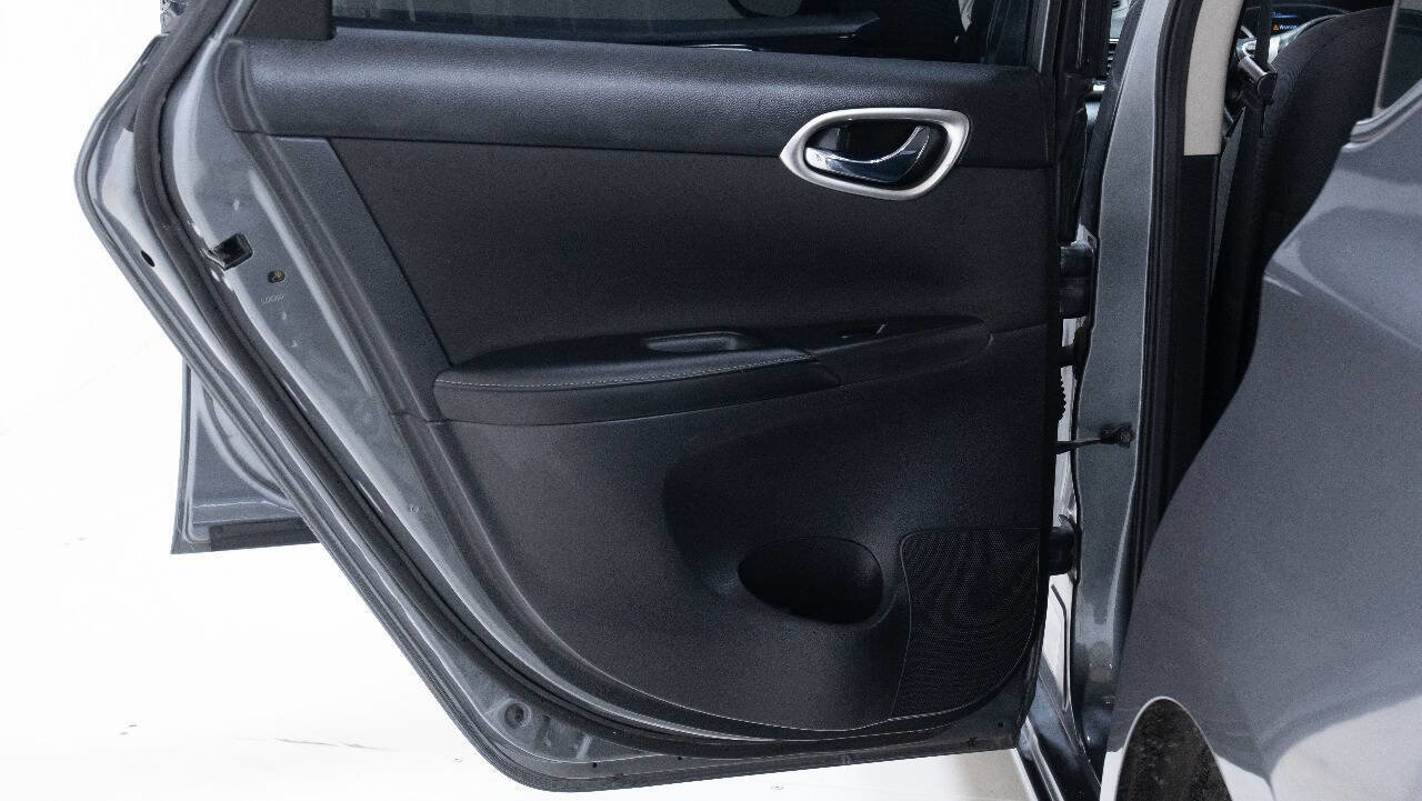 Used 2018 Nissan Sentra SV FWD image 17