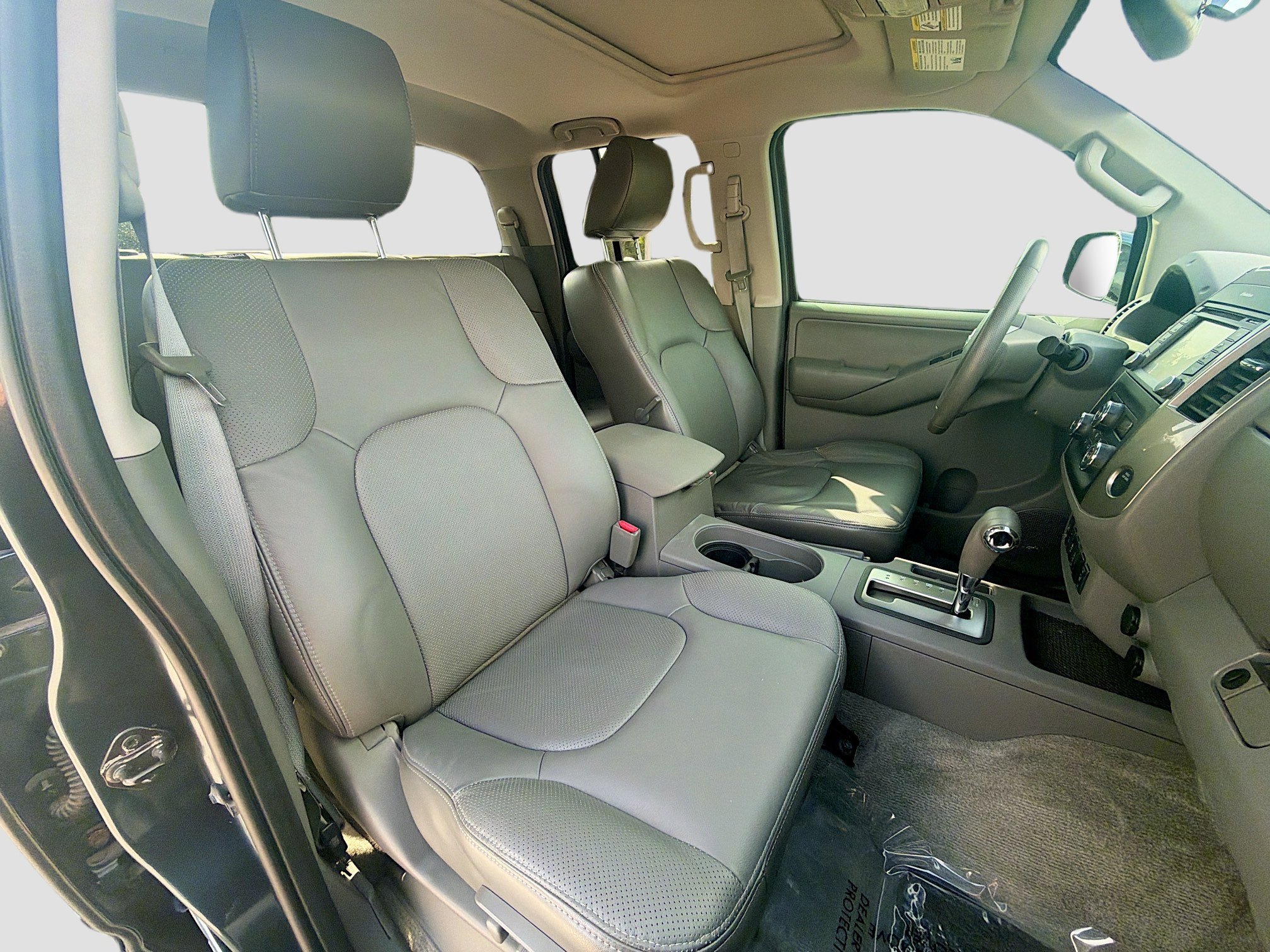 Used 2013 Nissan Frontier SL w/ Moonroof Pkg image 15