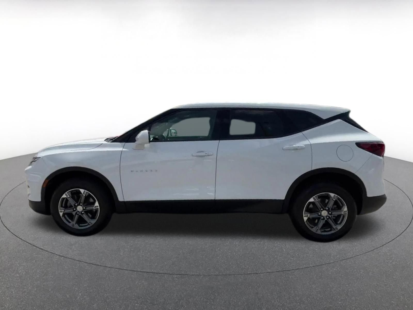 Used 2024 Chevrolet Blazer LT image 9