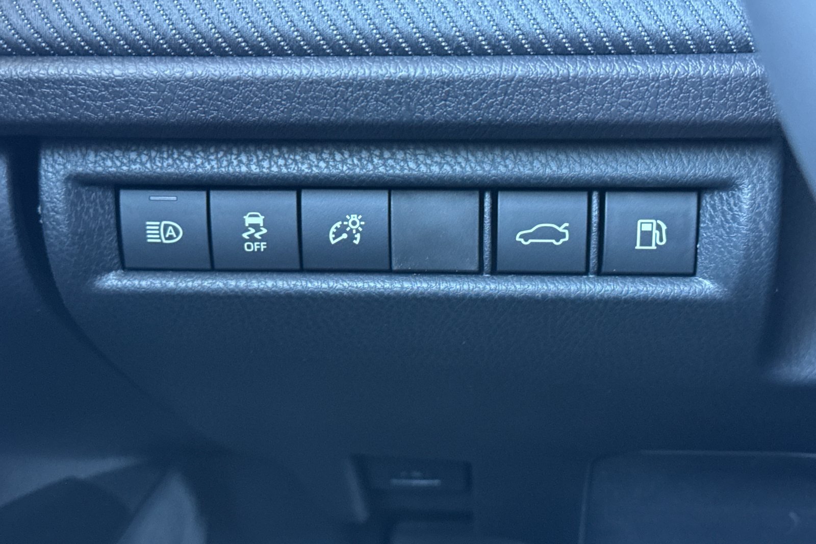 New 2026 Toyota Camry SE FWD image 29