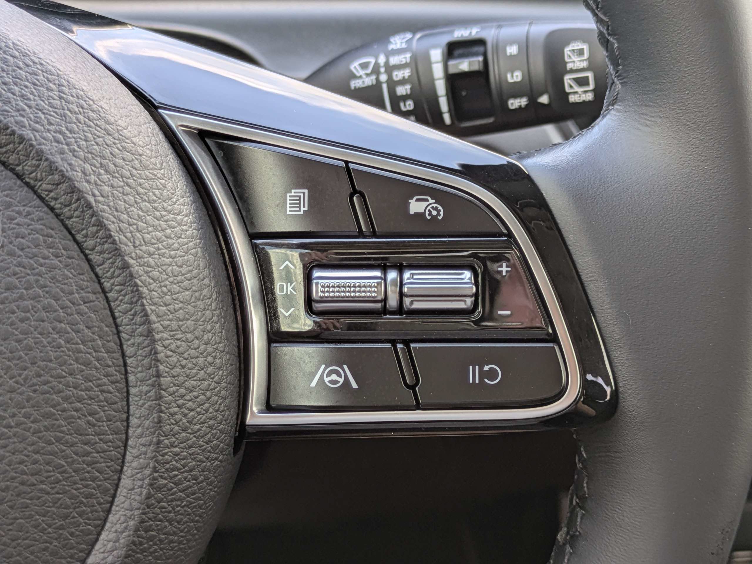 Certified 2024 Kia Seltos EX FWD image 25