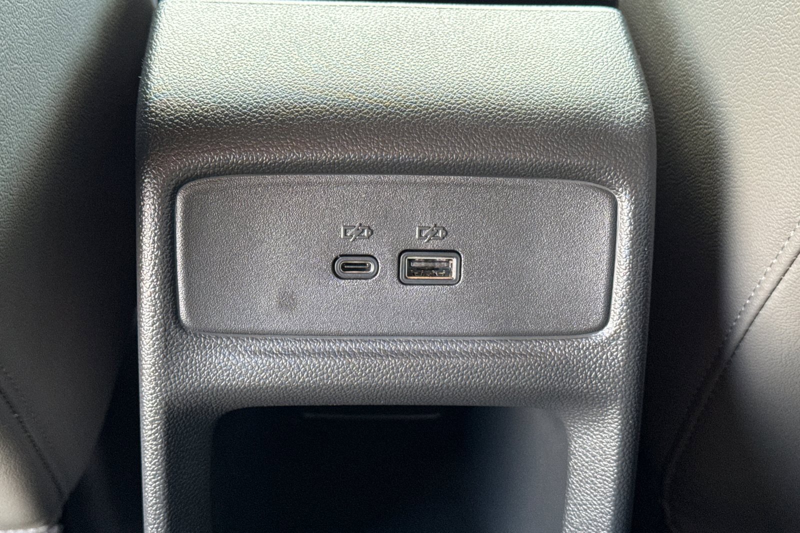 Used 2025 Chevrolet Trax ACTIV w/ Sunroof Package image 44