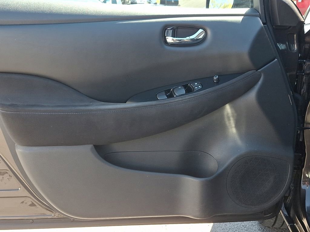Used 2016 Nissan Leaf SV FWD image 14