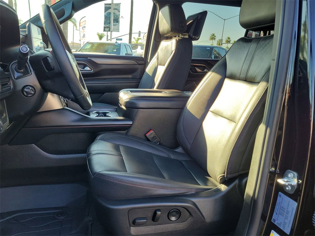 Certified 2023 Chevrolet Suburban RST w/ Sport Performance Package image 20