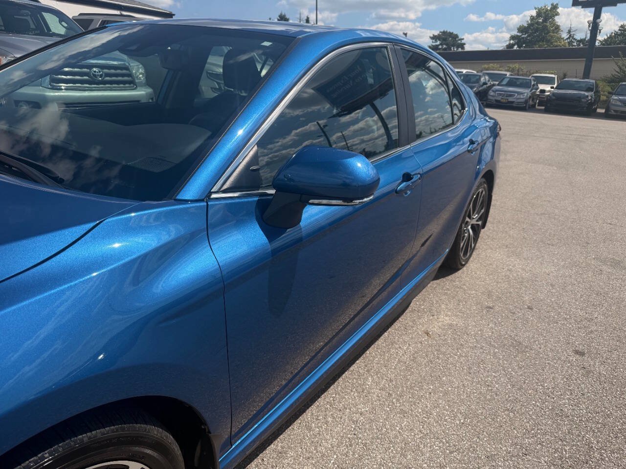 Used 2020 Toyota Camry SE w/ Audio Package AWD/4WD image 10