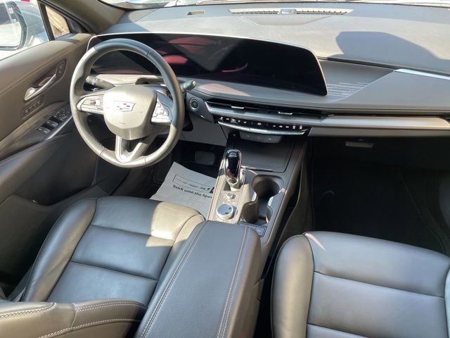 Used 2025 Cadillac XT4 Premium Luxury image 9