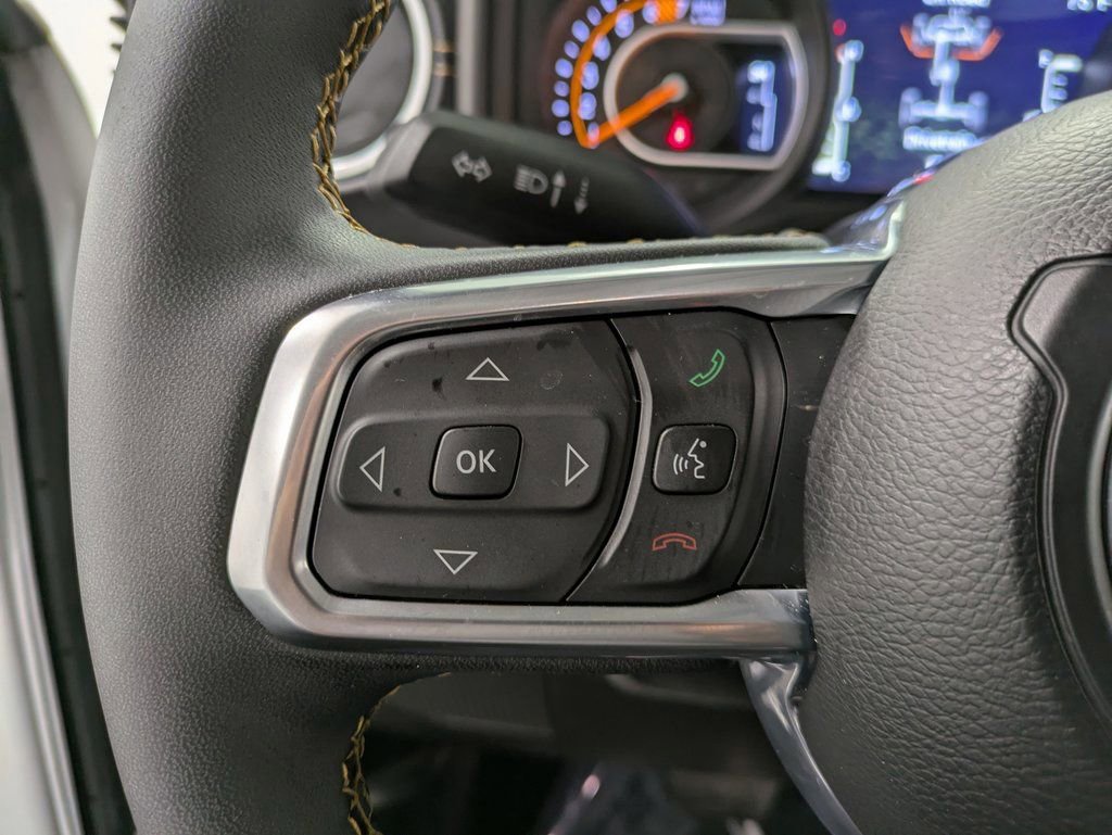 Used 2024 Jeep Wrangler Sahara image 17