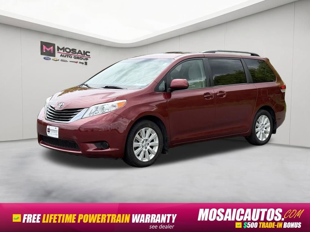 Used 2014 Toyota Sienna LE AWD/4WD image 3