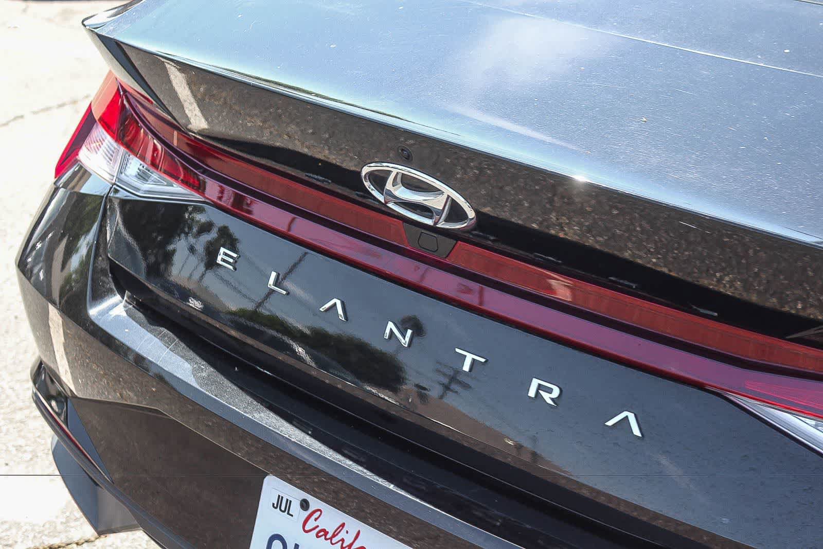 Certified 2023 Hyundai Elantra SEL w/ Convenience Package FWD image 9