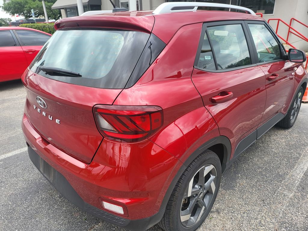 Used 2025 Hyundai Venue SEL FWD image 8