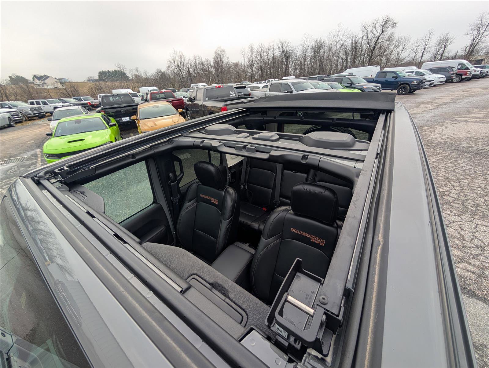 Used 2023 Jeep Wrangler Unlimited Rubicon 392 w/ Xtreme Recon 35" Tire Package AWD/4WD image 33