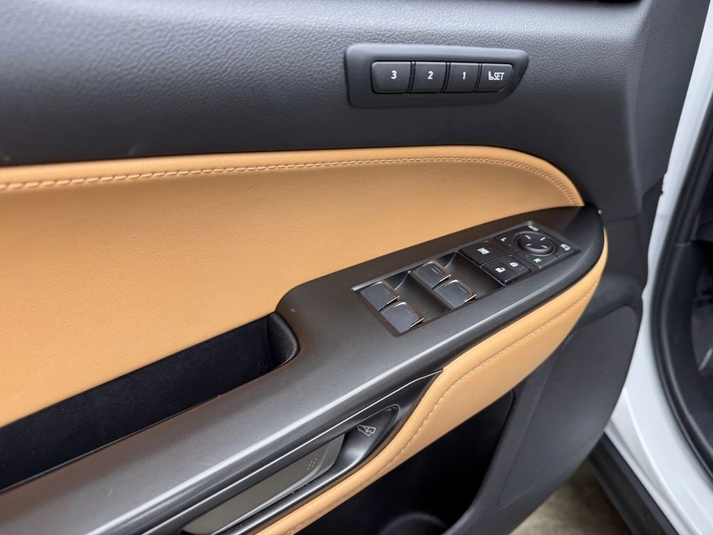 Used 2023 Lexus NX 350 AWD image 11