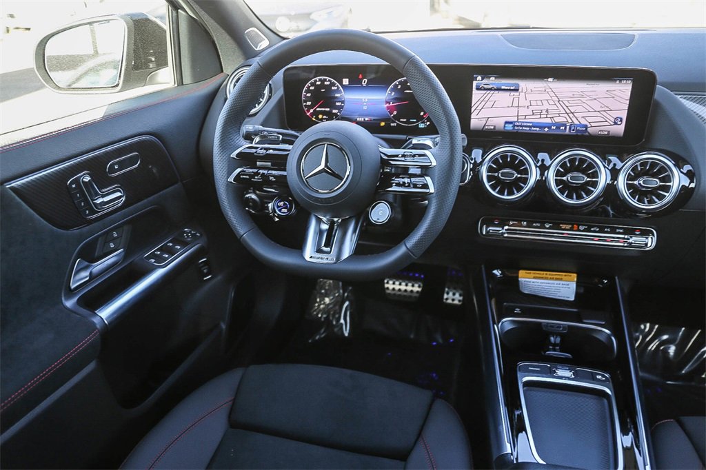 Used 2024 Mercedes-Benz GLA 35 AMG 4MATIC image 17