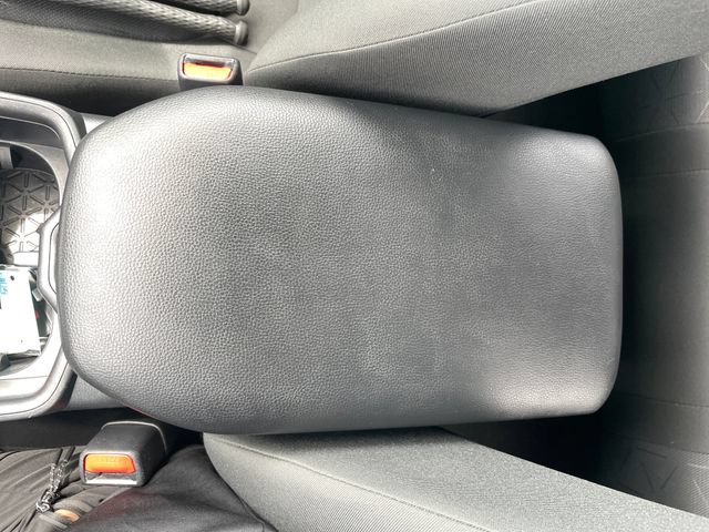 Used 2025 Toyota RAV4 XLE AWD/4WD image 17