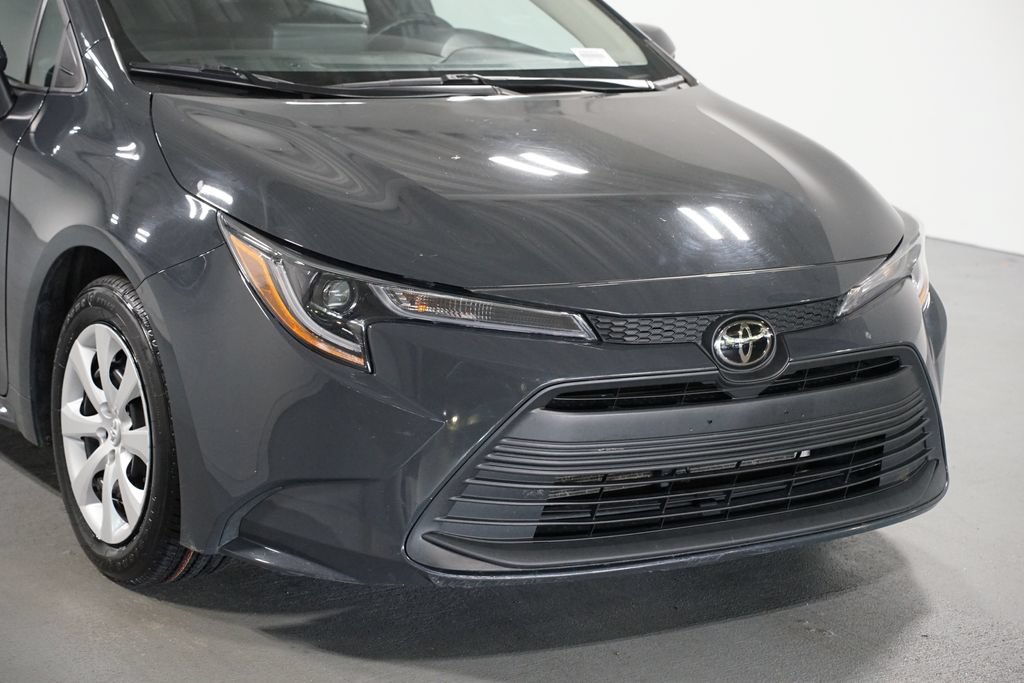 Certified 2025 Toyota Corolla LE FWD image 4