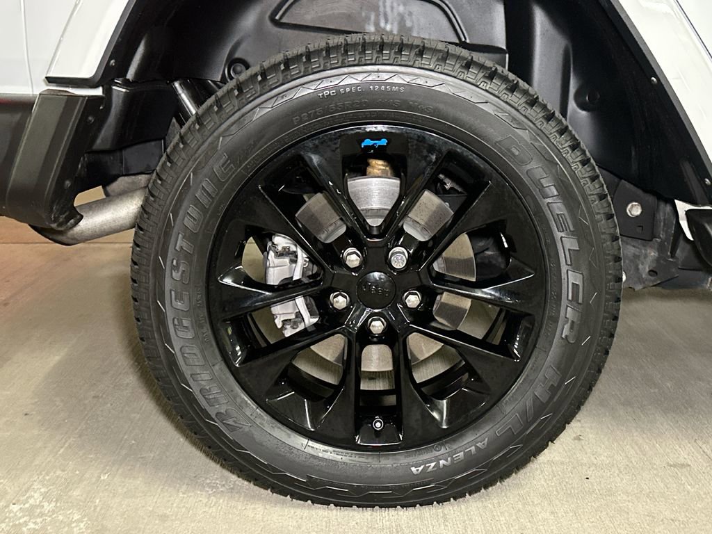 Used 2022 Jeep Wrangler Unlimited Sahara w/ Cold Weather Group AWD/4WD image 8