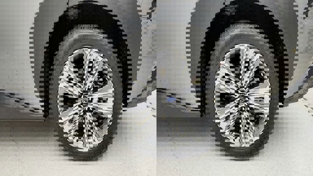 Used 2023 Subaru Solterra AWD image 9