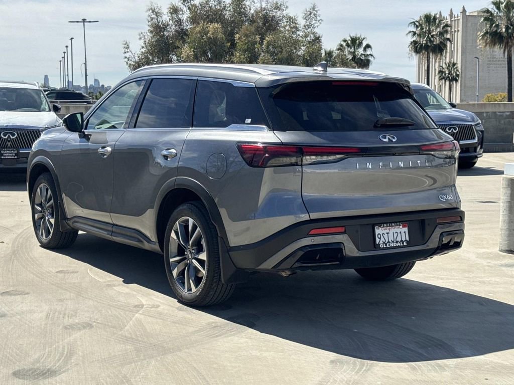 Certified 2025 INFINITI QX60 Luxe image 4