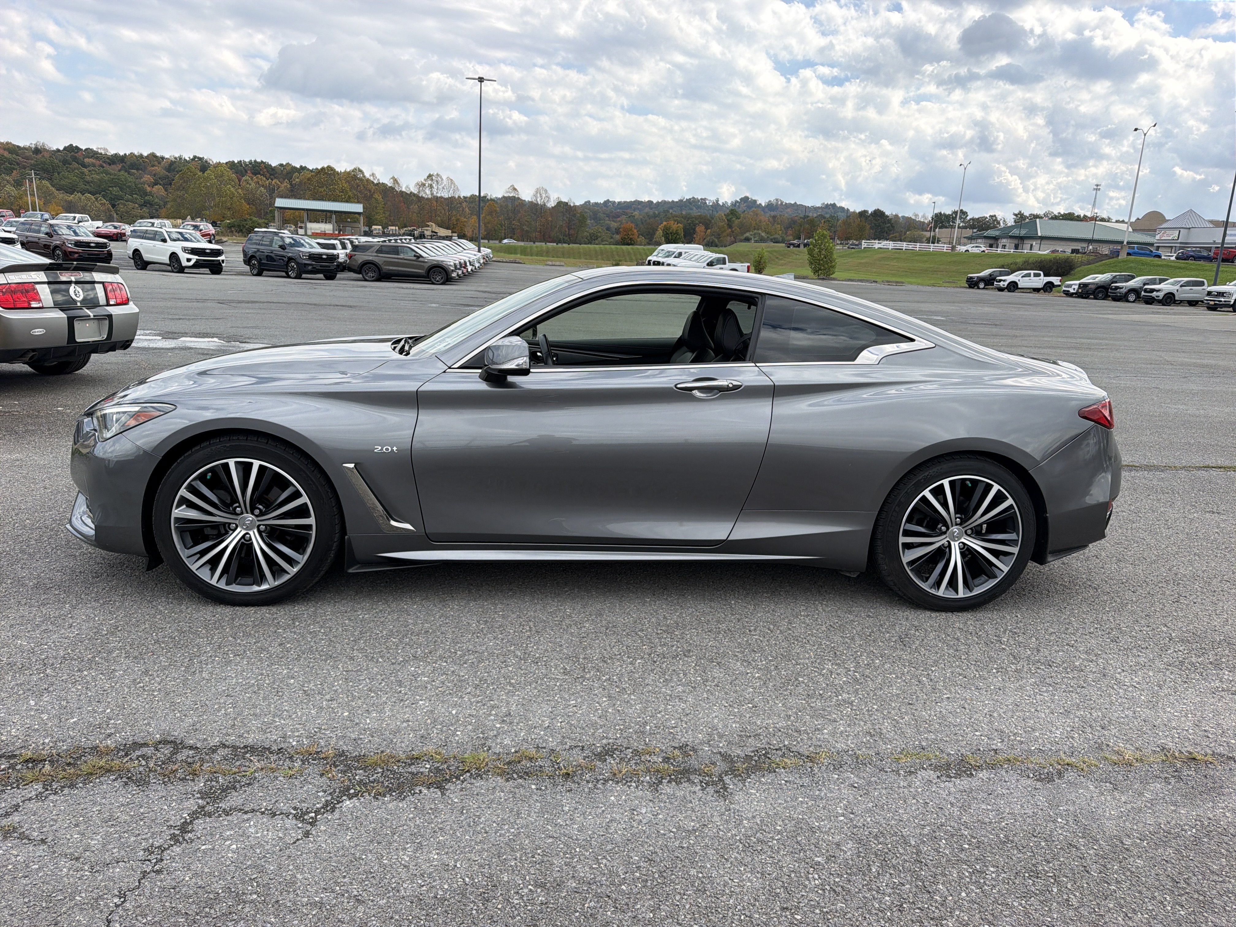 Used 2017 INFINITI Q60 2.0t w/ Premium Plus Package 2.0T AWD/4WD image 8