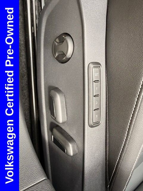 Used 2025 Volkswagen Jetta SEL FWD image 11
