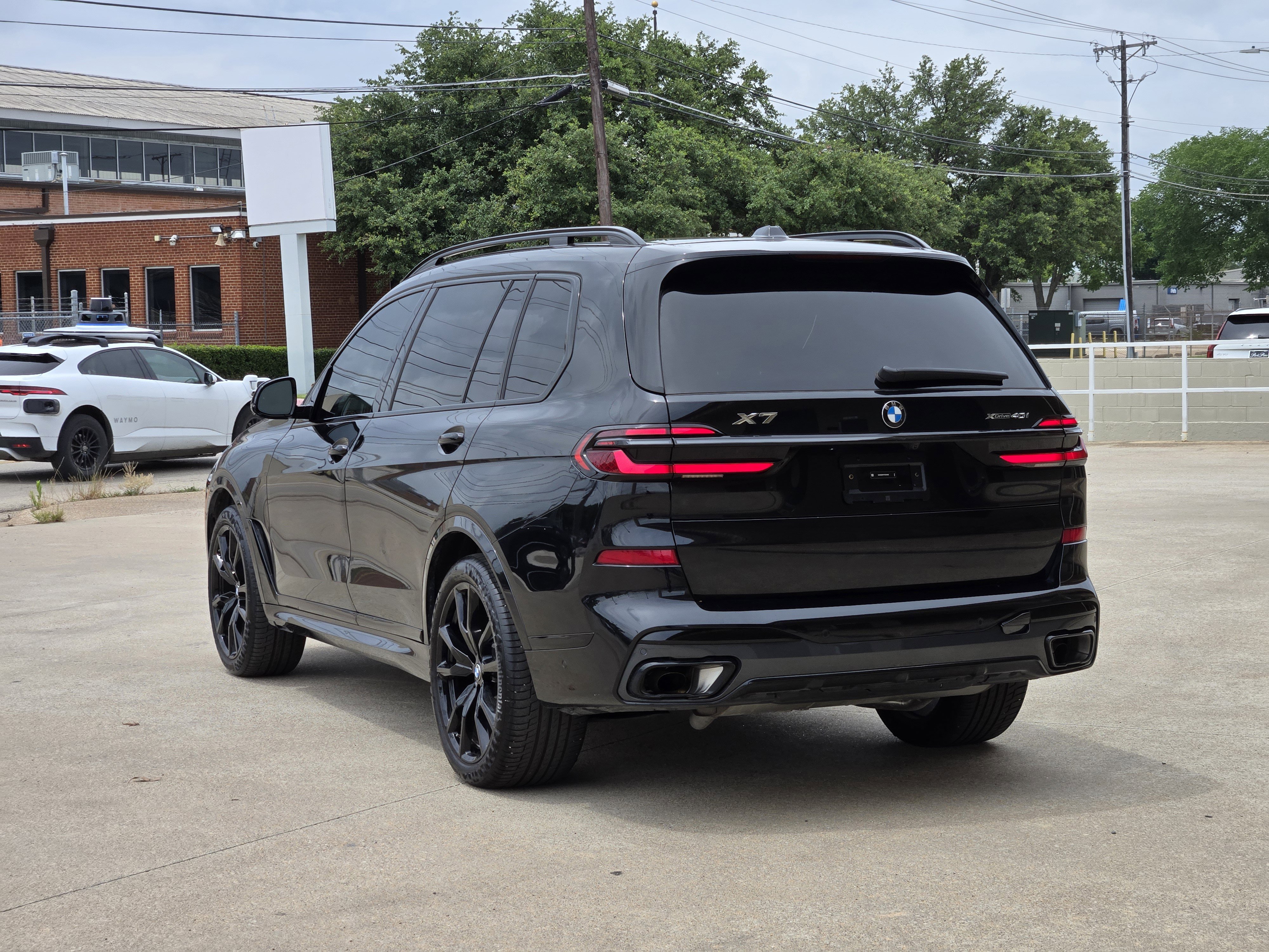 Used 2026 BMW X7 xDrive40i w/ M Sport Package AWD/4WD image 6