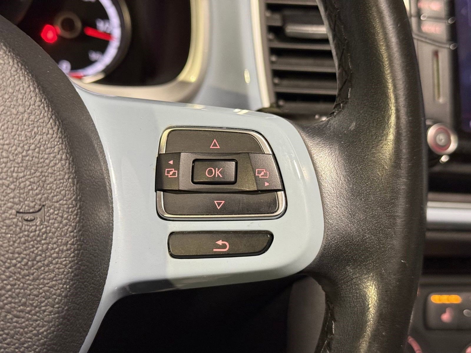 Used 2016 Volkswagen Beetle 1.8T SE image 29