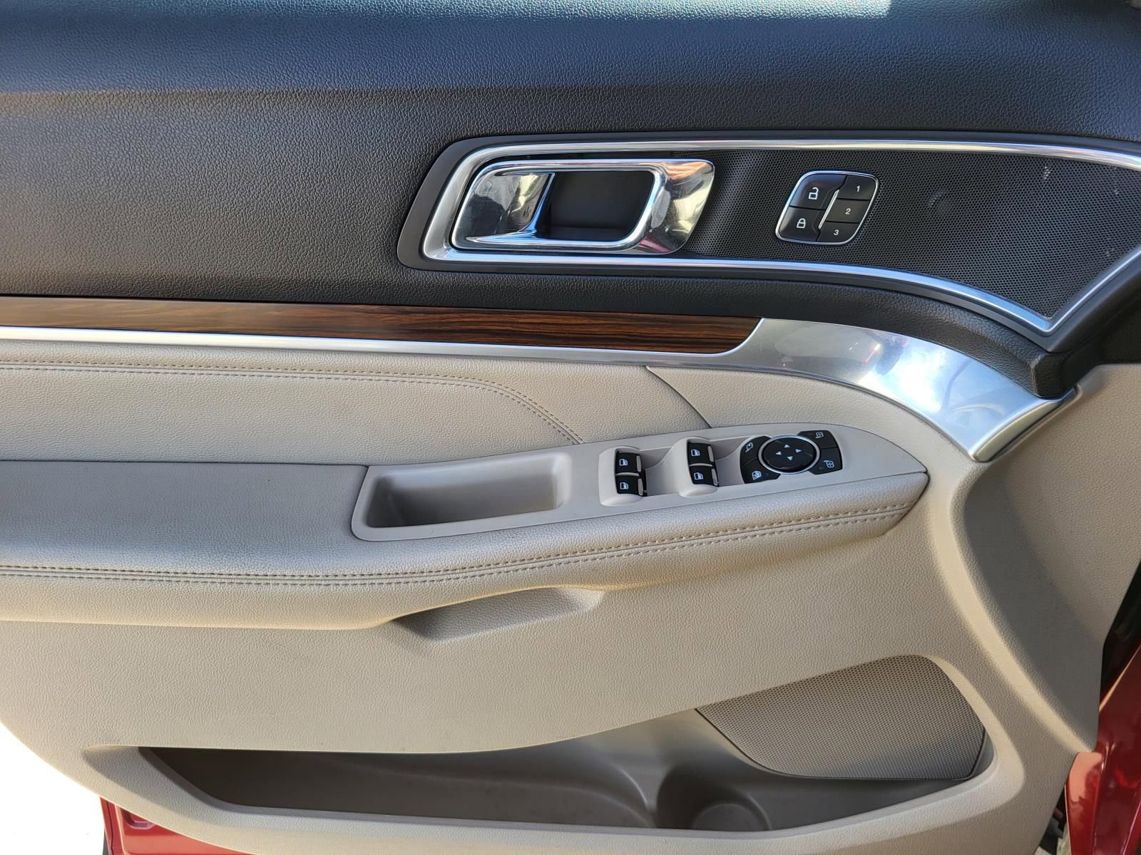 Used 2018 Ford Explorer Limited image 24