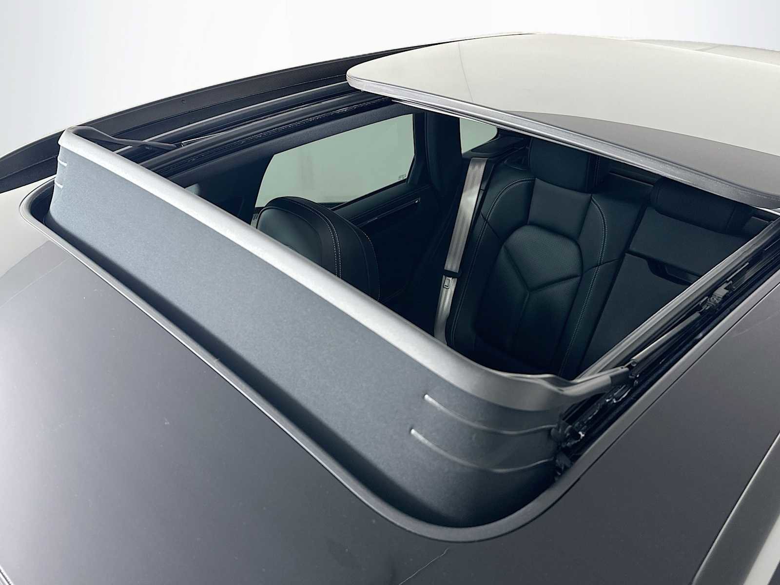 New 2026 Porsche Macan Turbo image 22