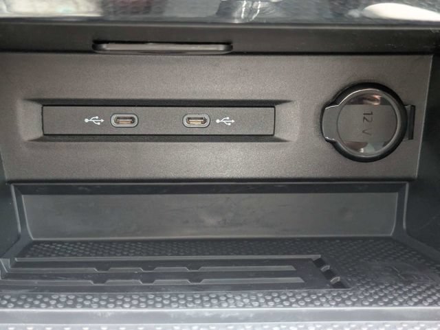 Used 2025 Volkswagen Taos SE FWD image 24