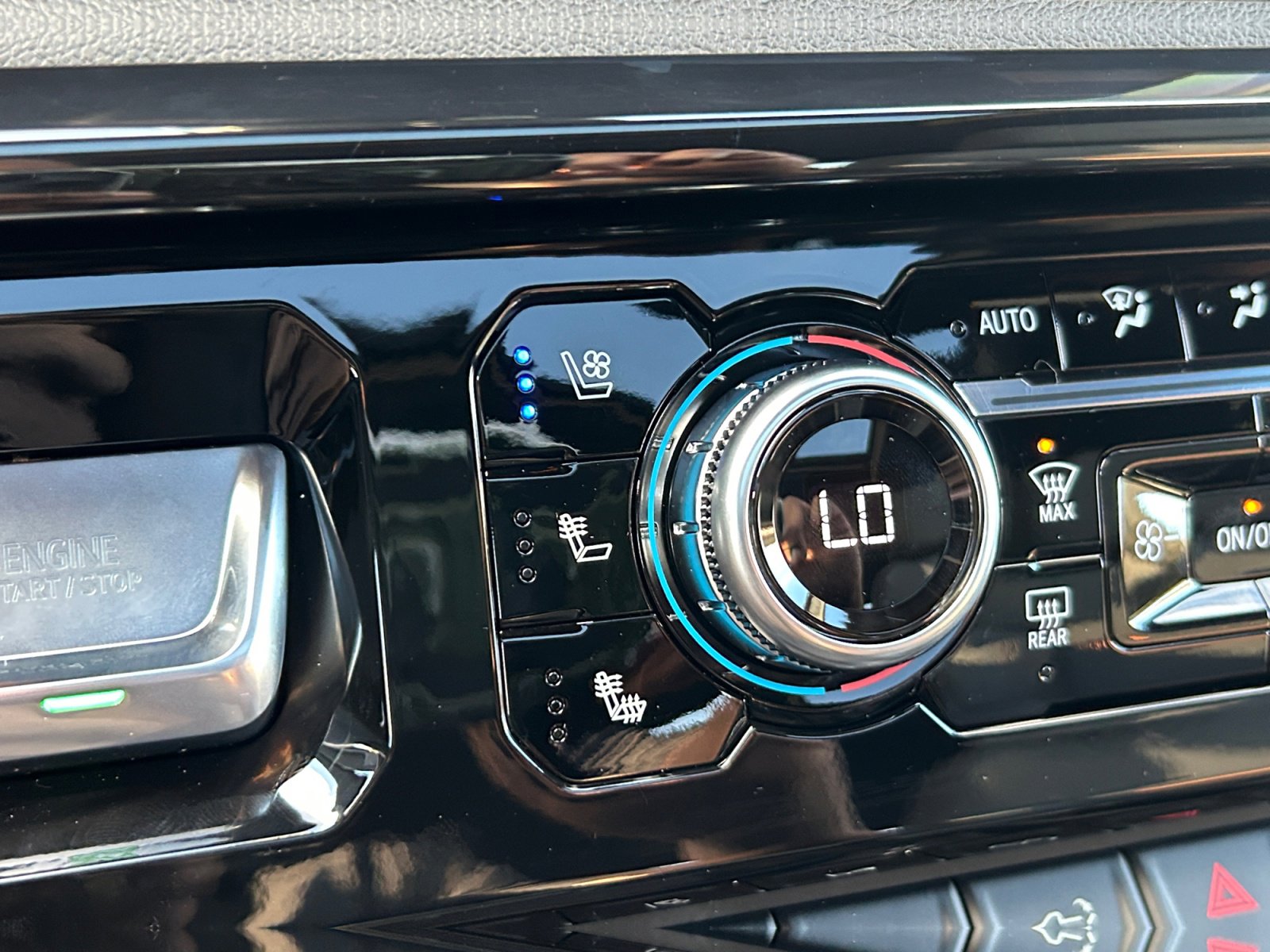 New 2026 GMC Sierra 2500 AT4 w/ AT4 Premium Plus Package AWD/4WD image 25