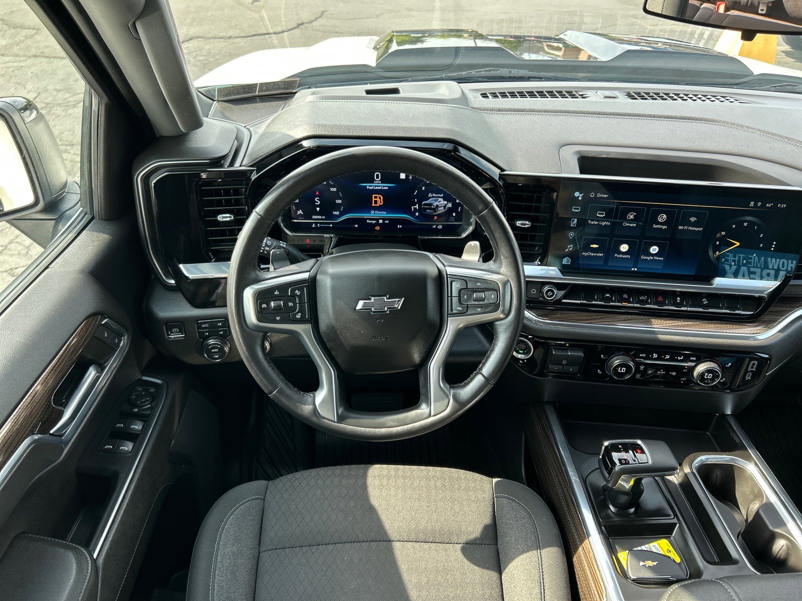 Used 2023 Chevrolet Silverado 1500 LT Trail Boss w/ Protection Package AWD/4WD image 2