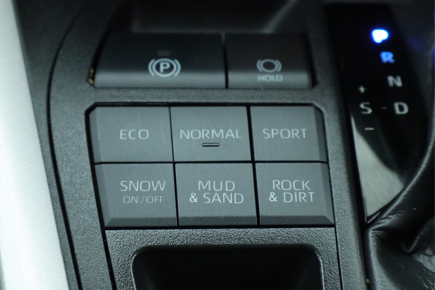 Used 2024 Toyota RAV4 LE AWD/4WD image 20
