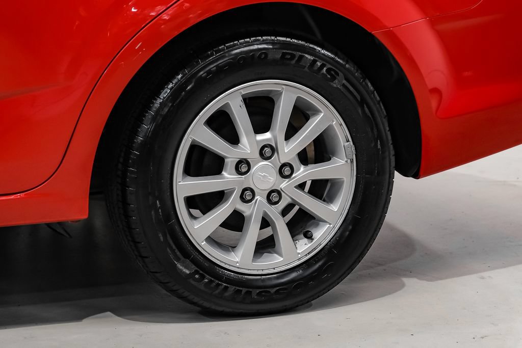Used 2018 Chevrolet Sonic LT FWD image 54