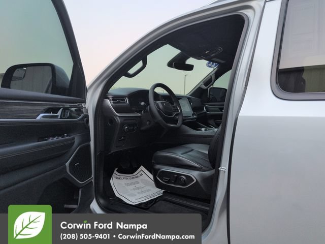 Used 2022 Jeep Wagoneer Series II AWD/4WD image 9