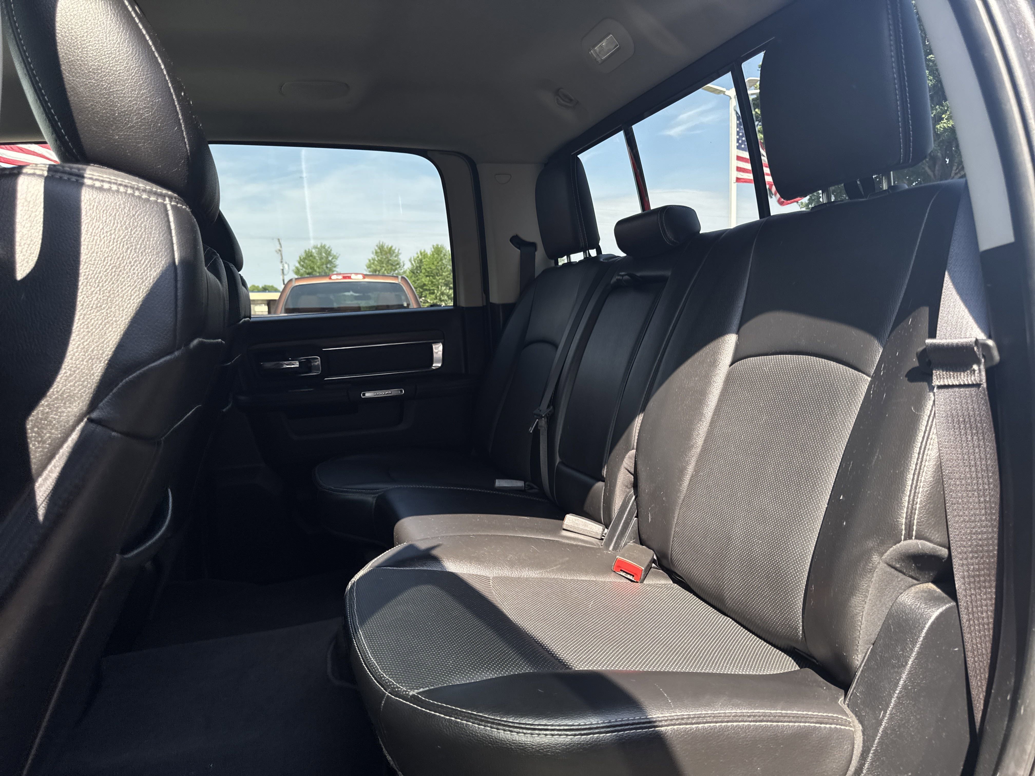 Used 2016 RAM 1500 Laramie w/ Convenience Group image 32