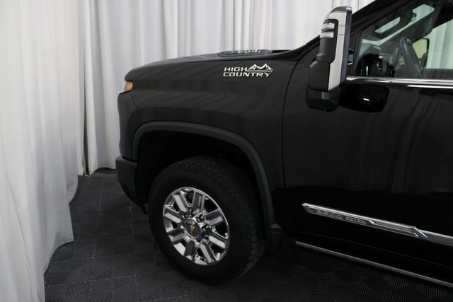 Used 2024 Chevrolet Silverado 2500 High Country w/ High Country Premium Package image 8