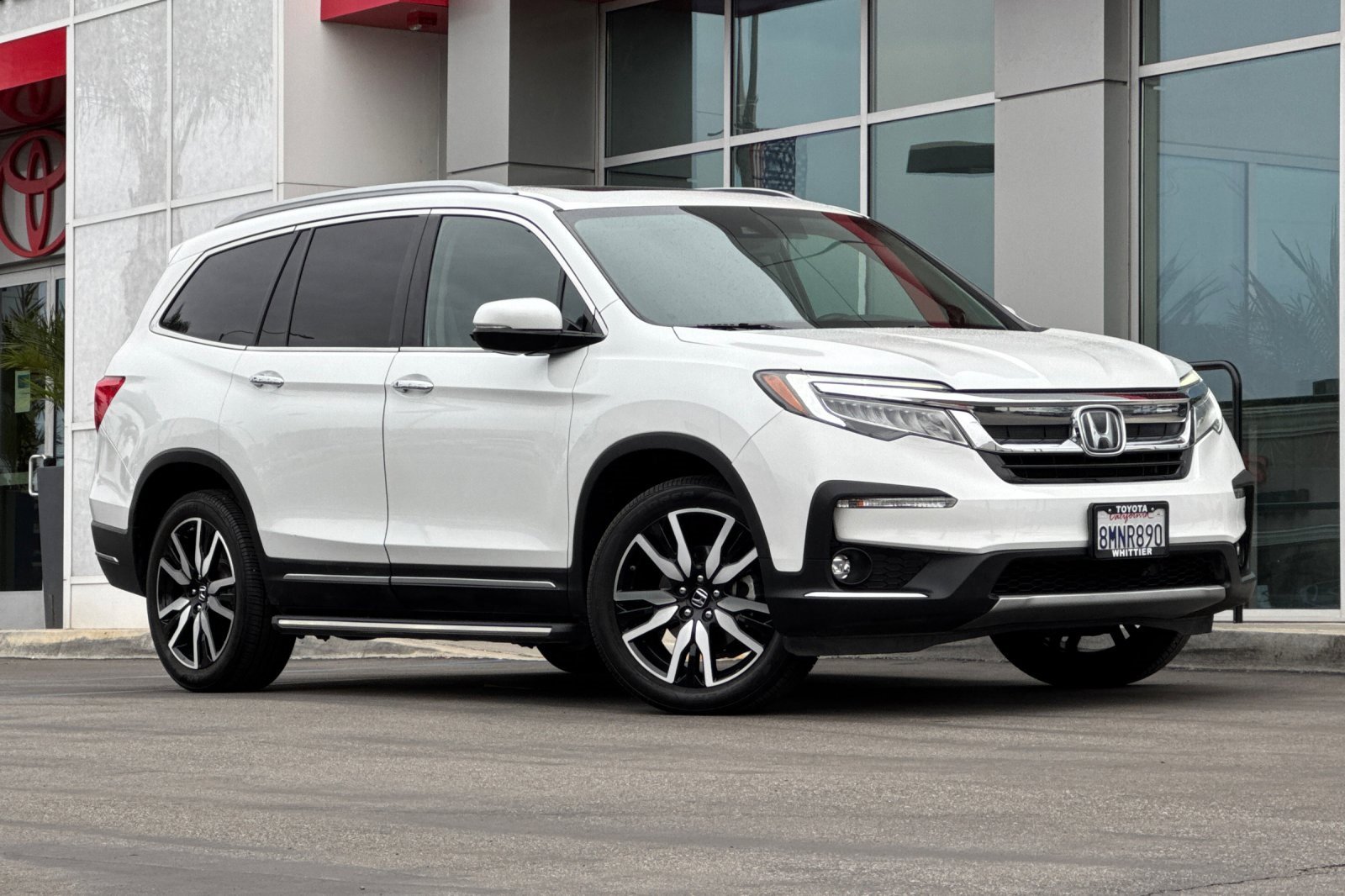 Used 2020 Honda Pilot Touring image 2