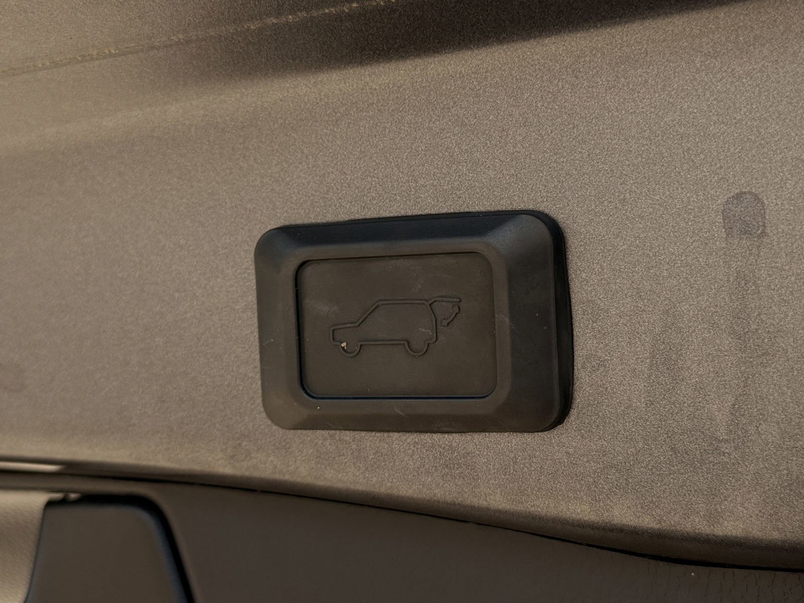 Used 2021 Toyota RAV4 XSE image 32