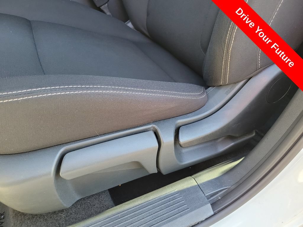 Used 2024 Nissan Rogue S FWD image 17